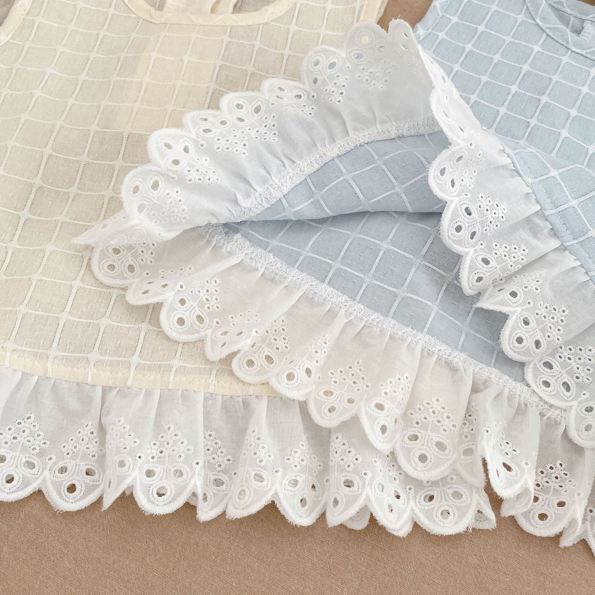 Chic Baby Girl Summer Outfit Set with Checkered Lace Sleeveless Top and Bloomer Shorts Two-Piece Set