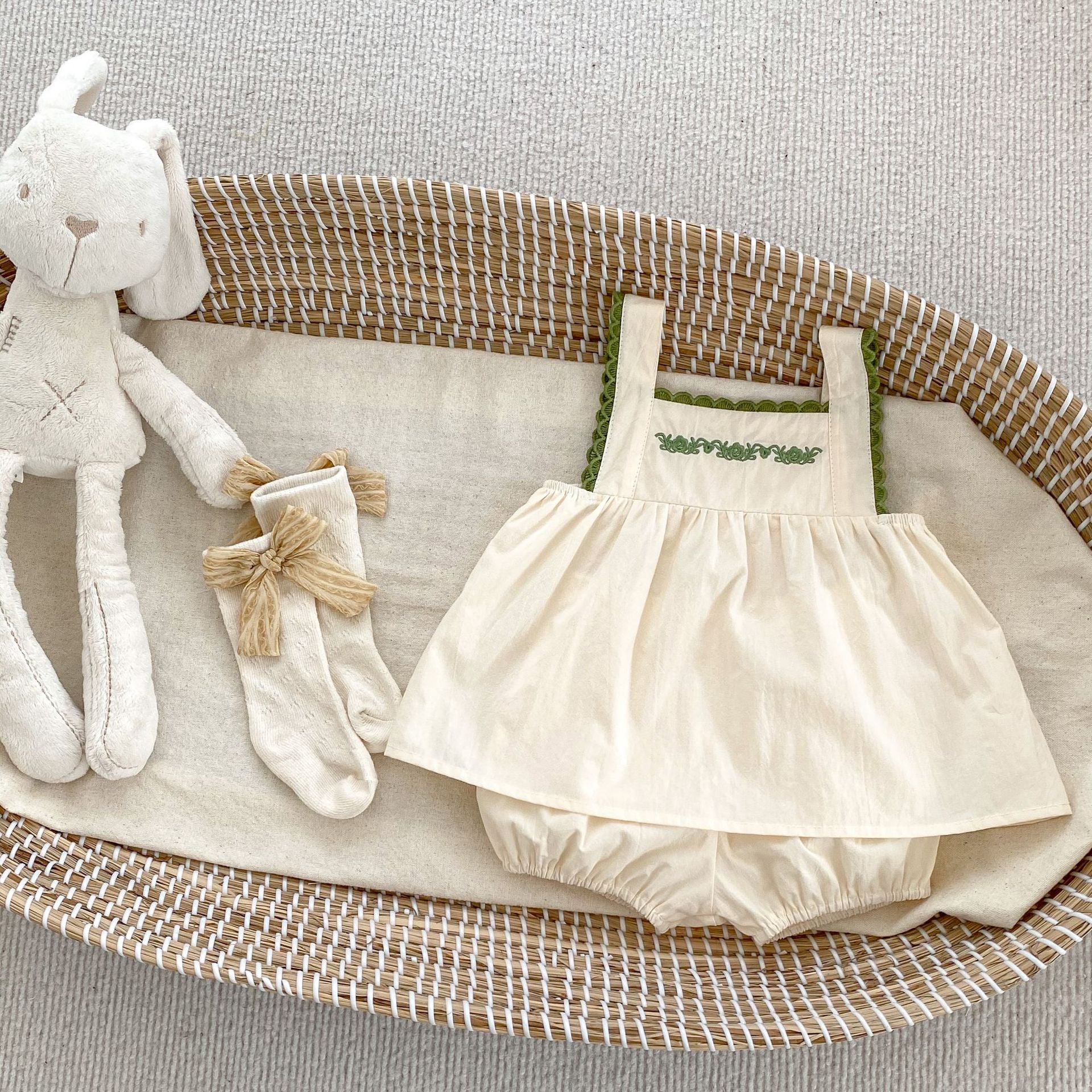 Cute Summer New Baby Girl Two-Piece Set with Strap Shorts and Sleeveless Lace Blouse, Fresh and Simple Style for Toddlers