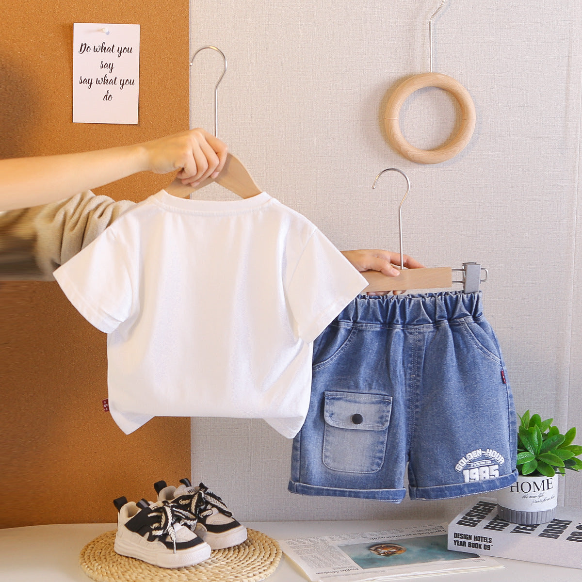 Tiger head pattern short sleeved top and shorts set
