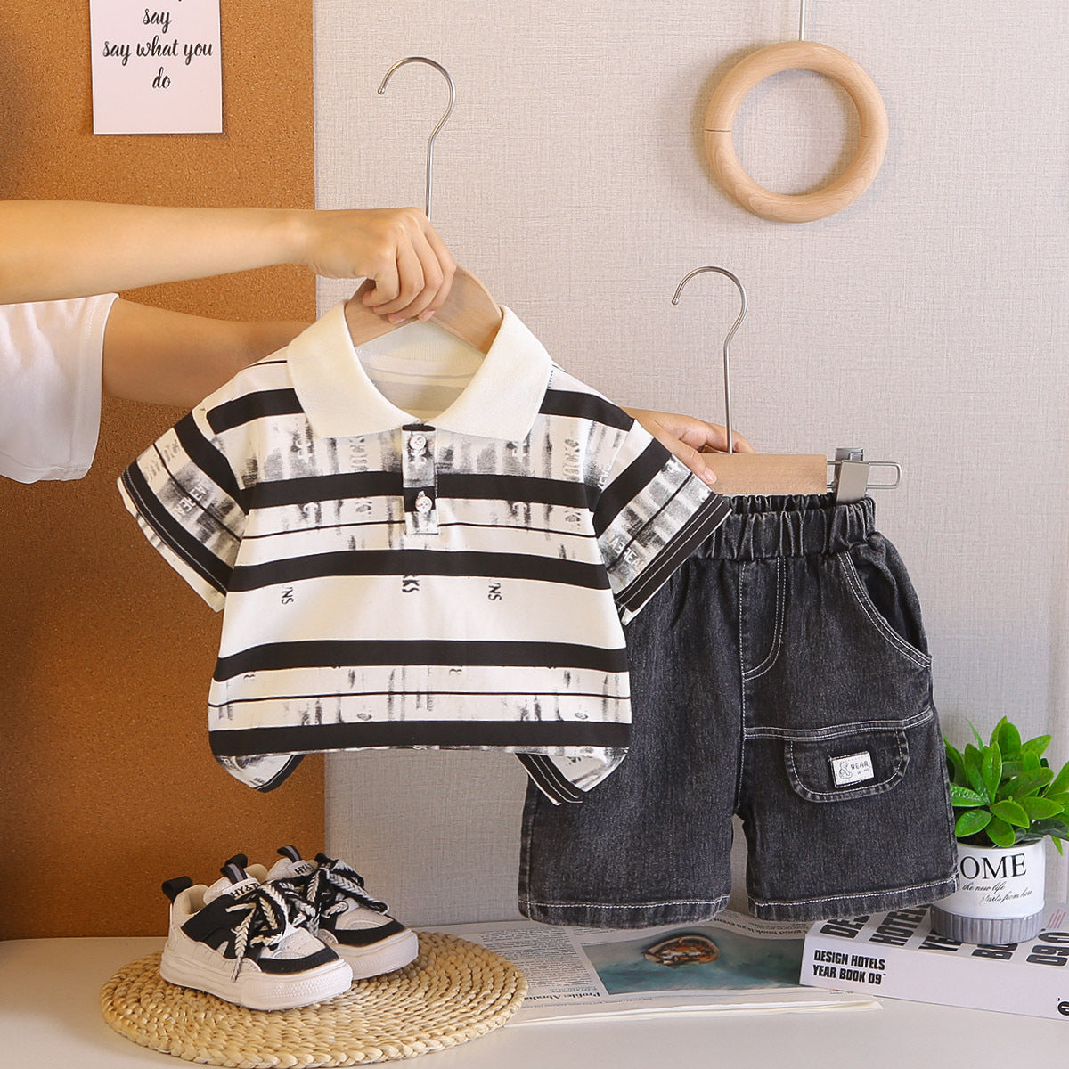 Short sleeved striped collar top shorts set