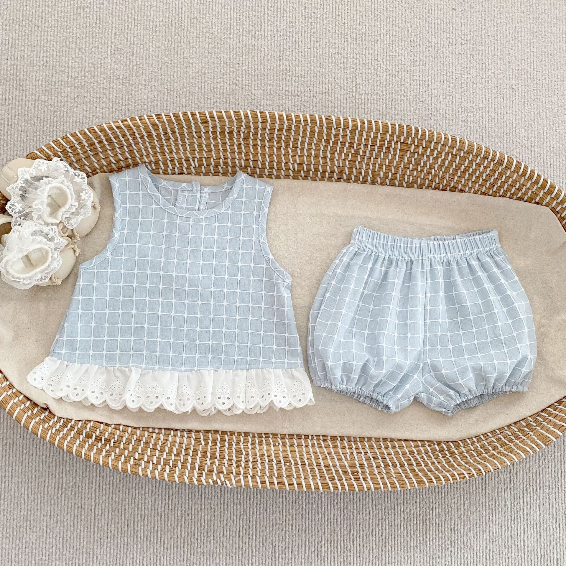 Chic Baby Girl Summer Outfit Set with Checkered Lace Sleeveless Top and Bloomer Shorts Two-Piece Set
