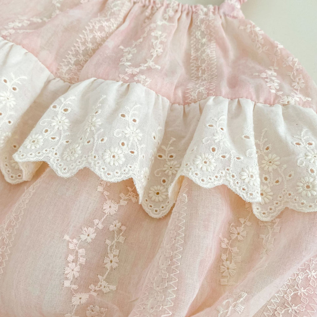 Cute Baby Lace Trim Romper, Embroidered Sleeveless Onesie, Fashionable Summer Outfit for Girls