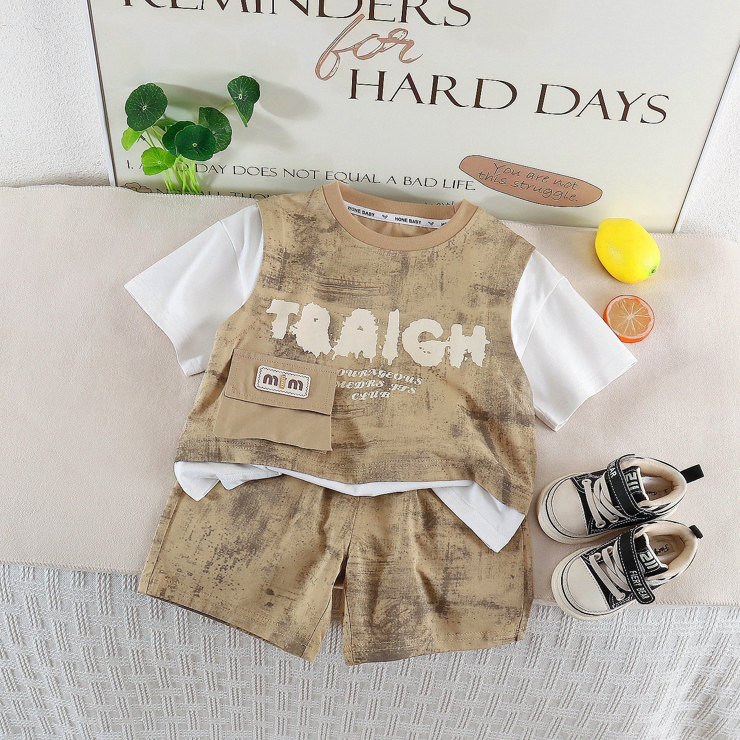 Round neck short sleeved top and shorts set