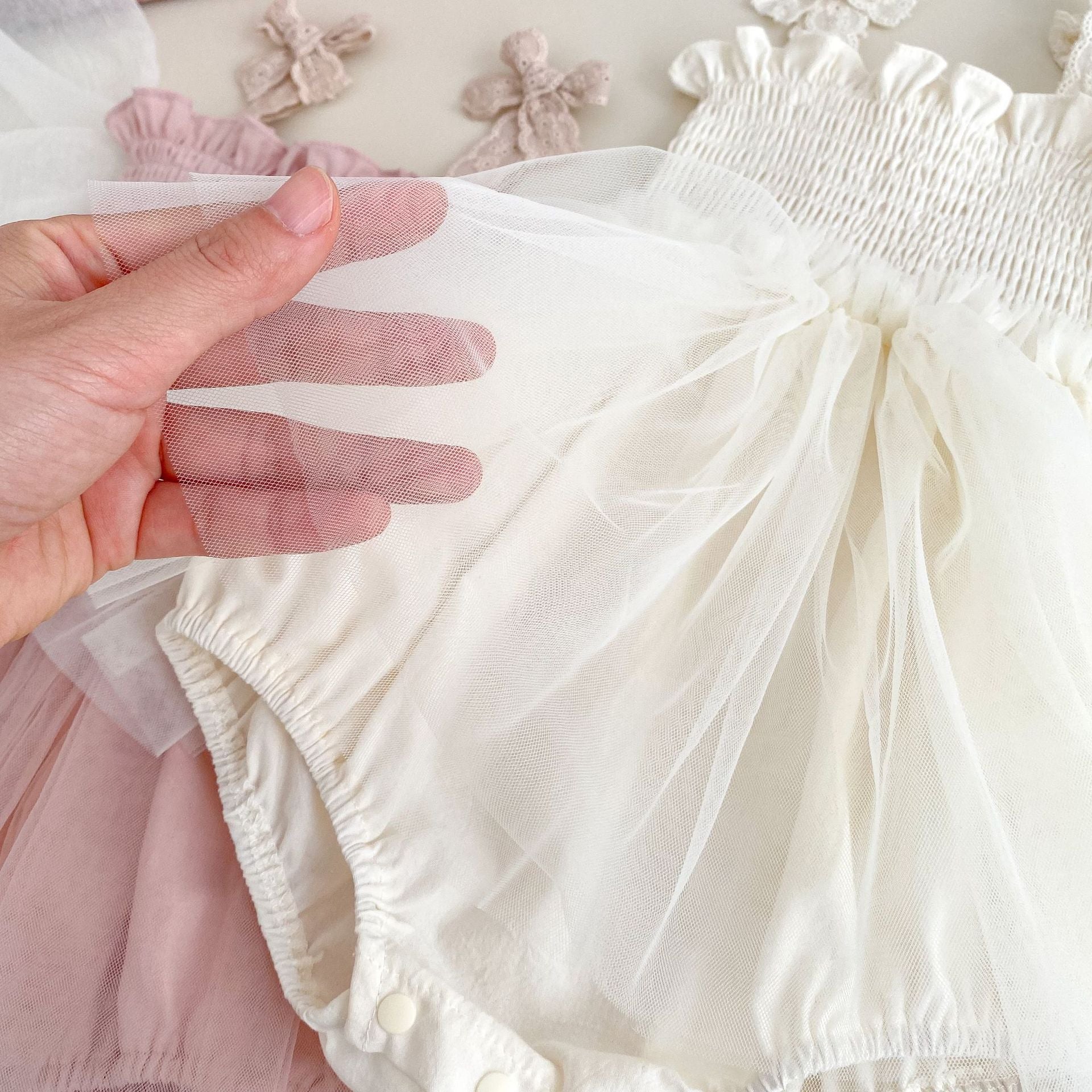 Cute Baby Girl Summer New Butterfly Bow Strap Bodysuit Infant 100-Day Celebration First Birthday Princess Tulle Dress Romper