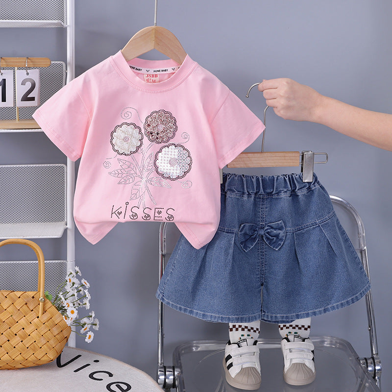 Short sleeved bead three flower top and shorts set