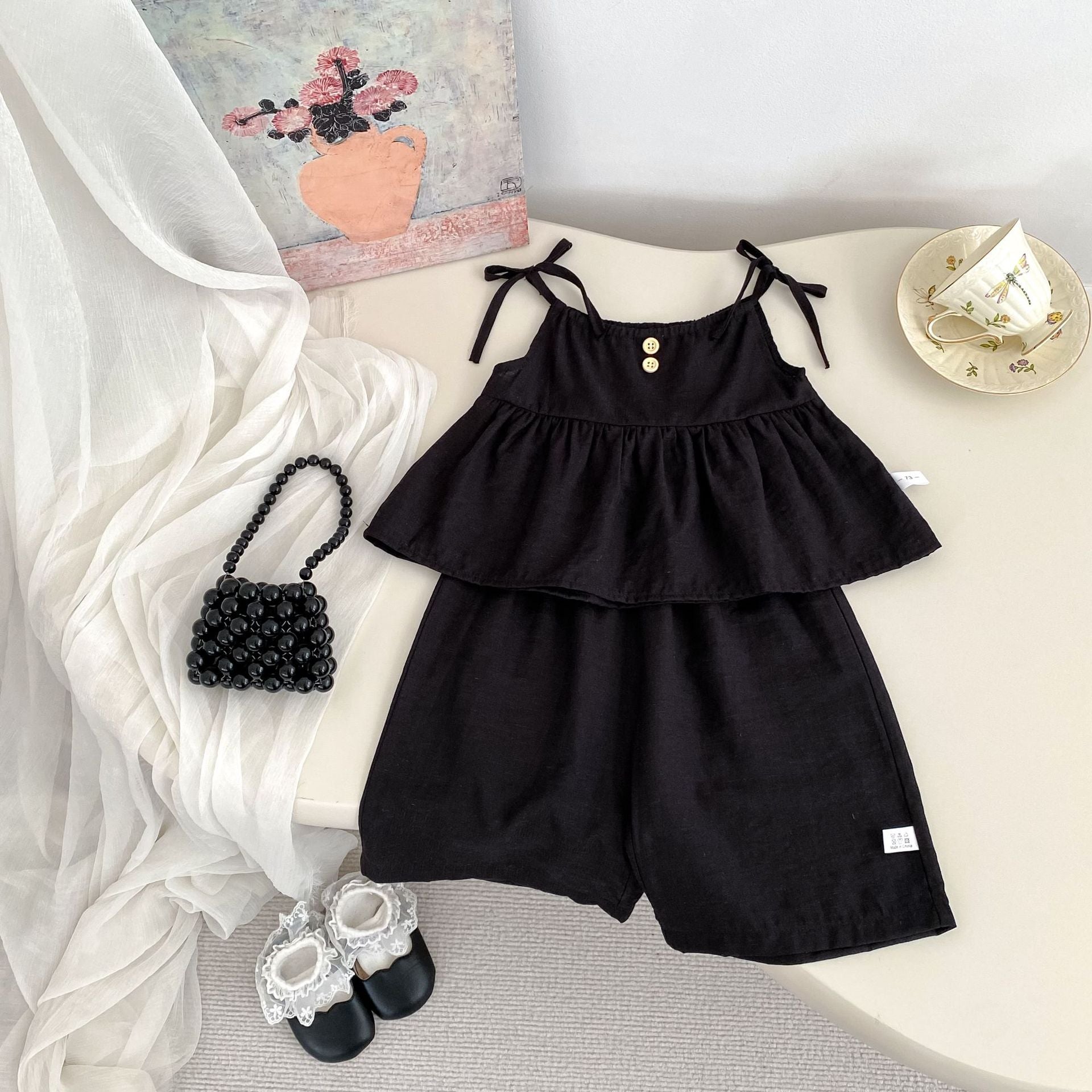 Lightweight and Stylish Two-Piece Set with Sleeveless Top and Loose Pants, Casual Fashion for Kids