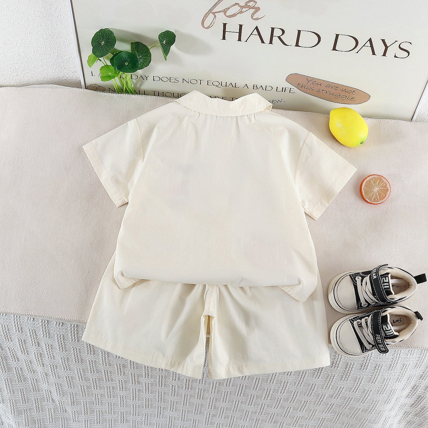Short sleeved cartoon shirt shorts set