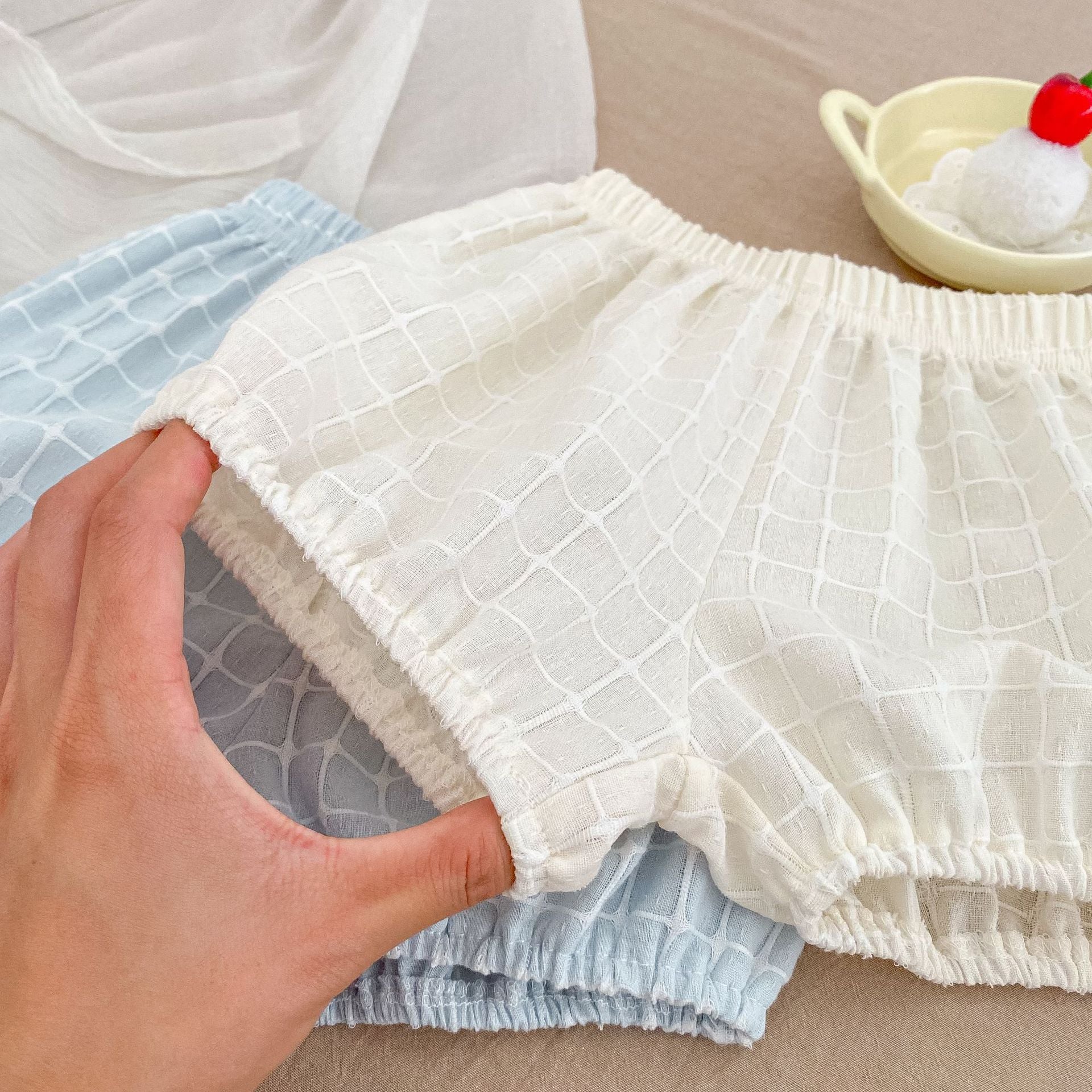 Chic Baby Girl Summer Outfit Set with Checkered Lace Sleeveless Top and Bloomer Shorts Two-Piece Set