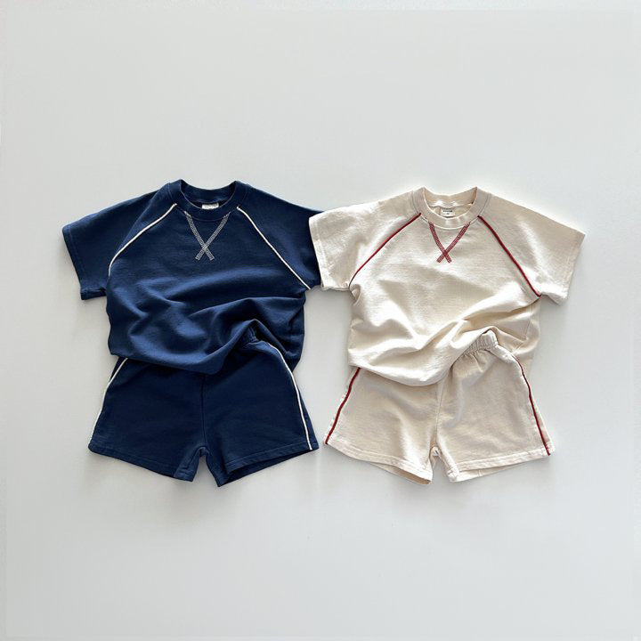 Short sleeved T-shirt shorts sports two-piece set