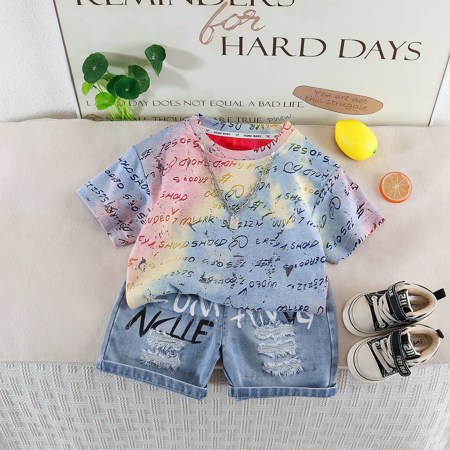 English short sleeved top and shorts set