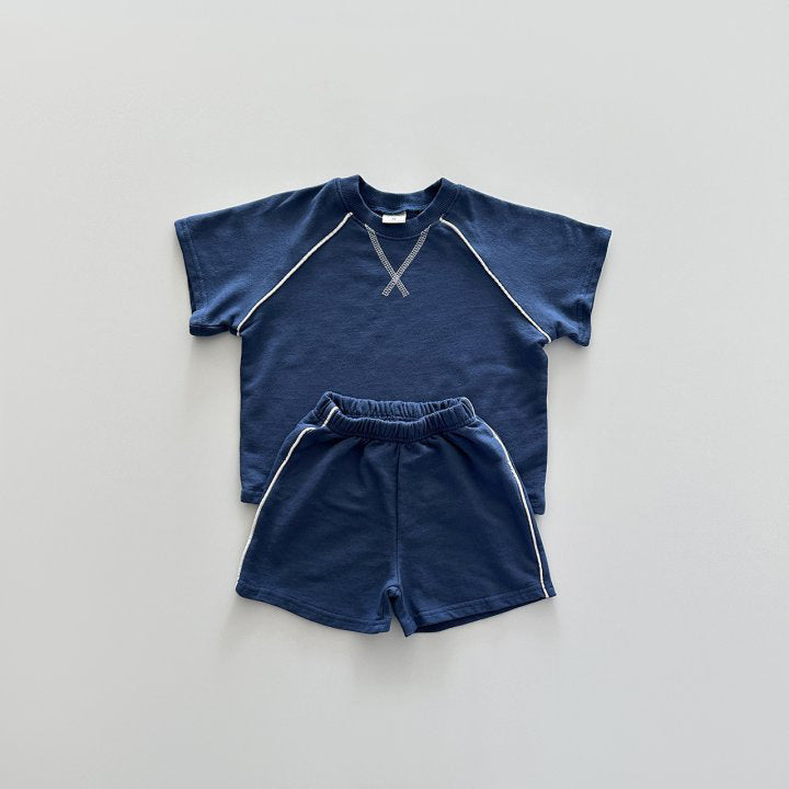 Short sleeved T-shirt shorts sports two-piece set