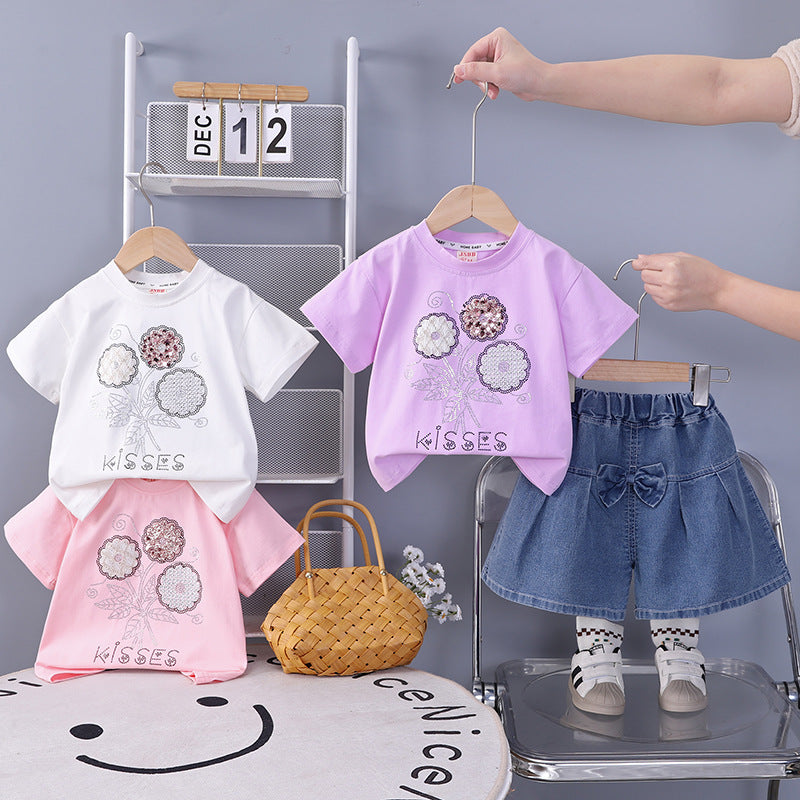 Short sleeved bead three flower top and shorts set