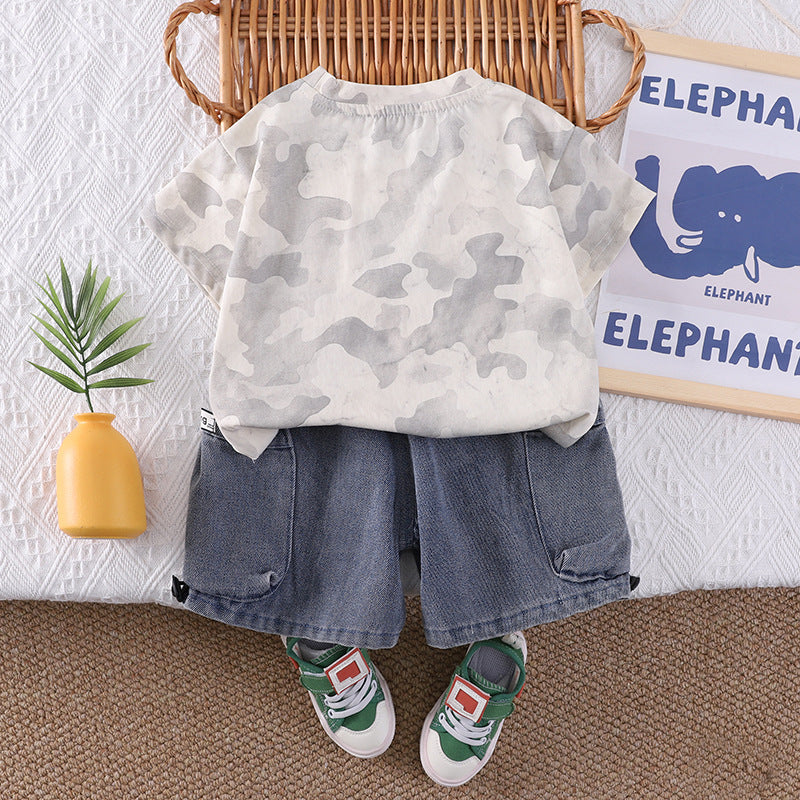 Camouflage short sleeved top and shorts set