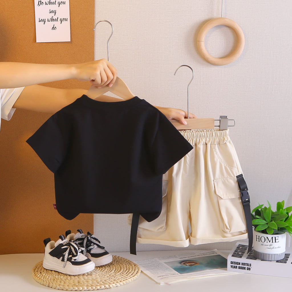 Round neck short sleeved top, pocket shorts set