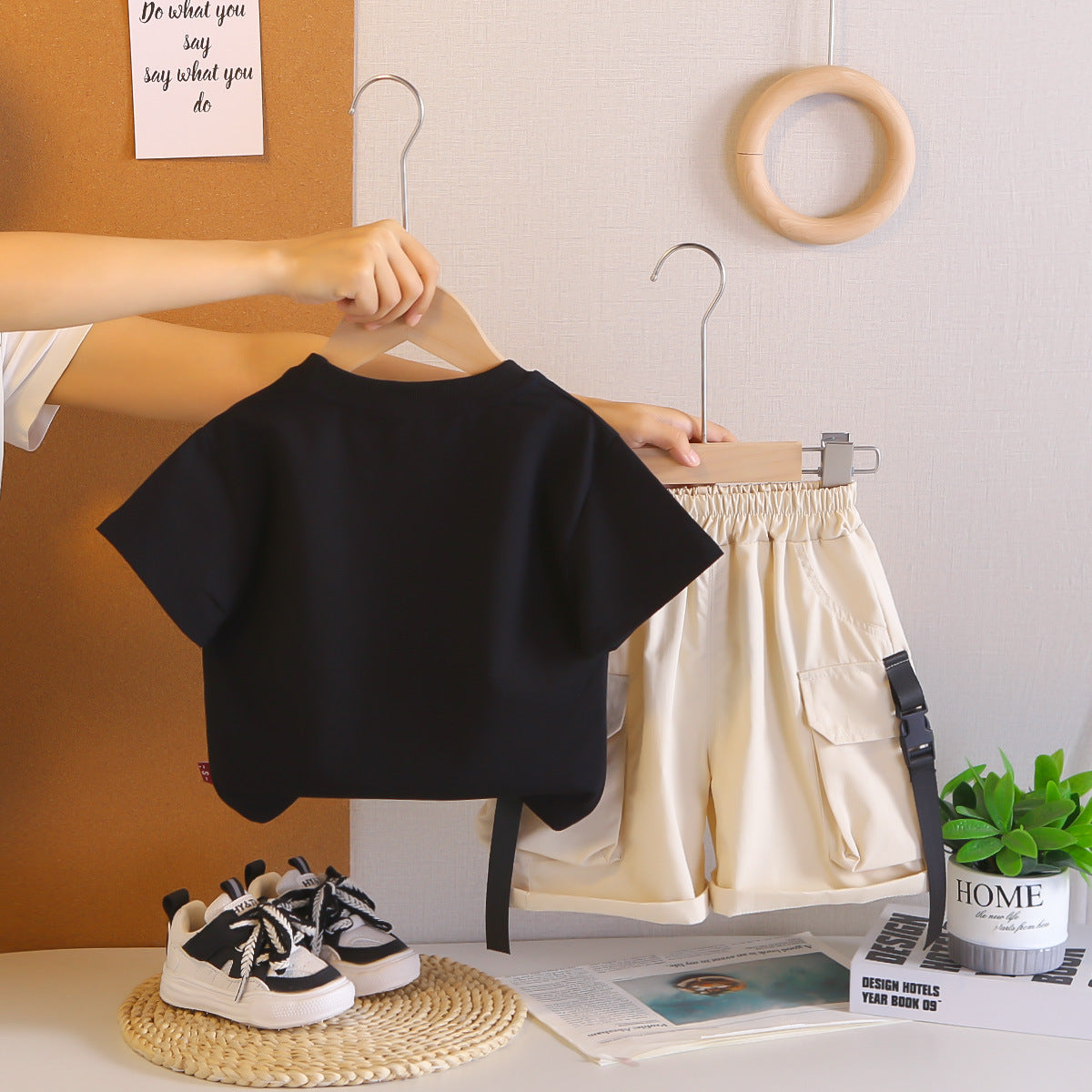 Round neck short sleeved top, pocket shorts set