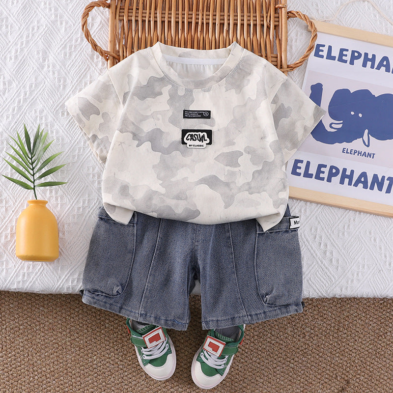 Camouflage short sleeved top and shorts set