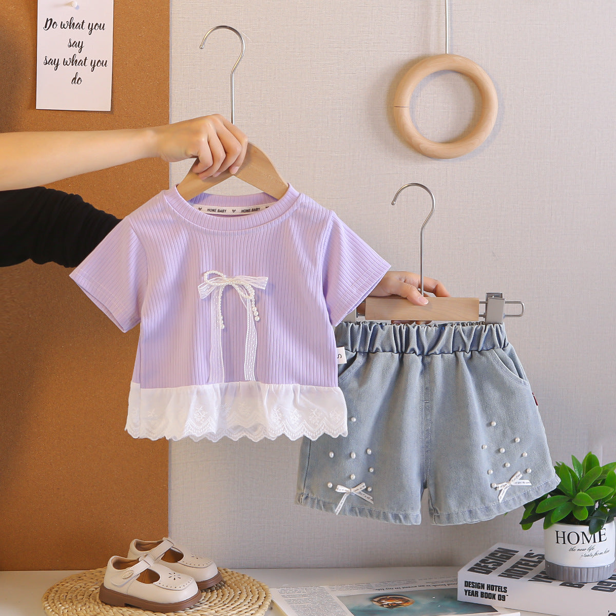 Round neck lace short sleeved bow top shorts set