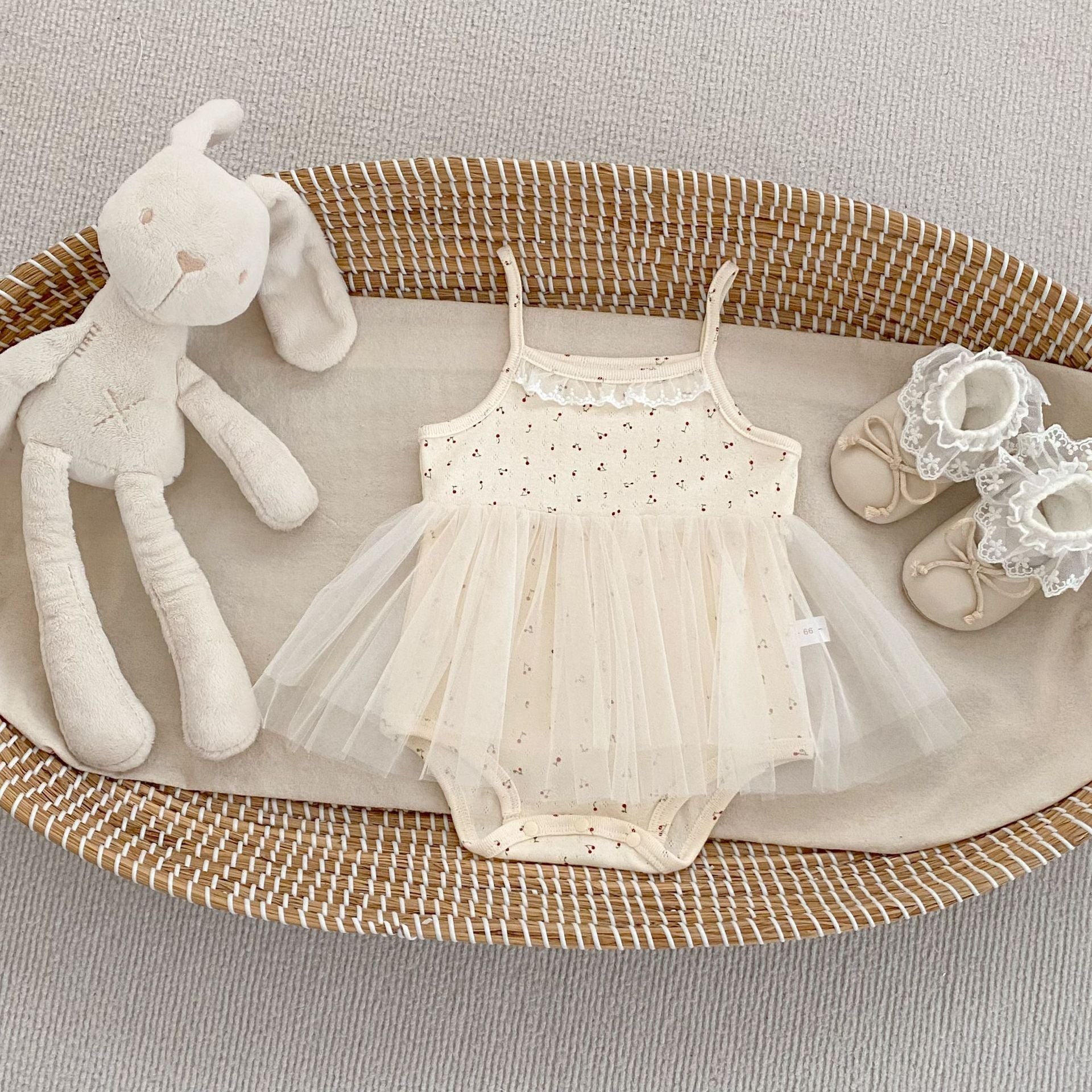 Cute Floral Tulle Romper for Baby Girls Summer Sweet Strap Bodysuit 100 Days Princess Dress Baby Clothes