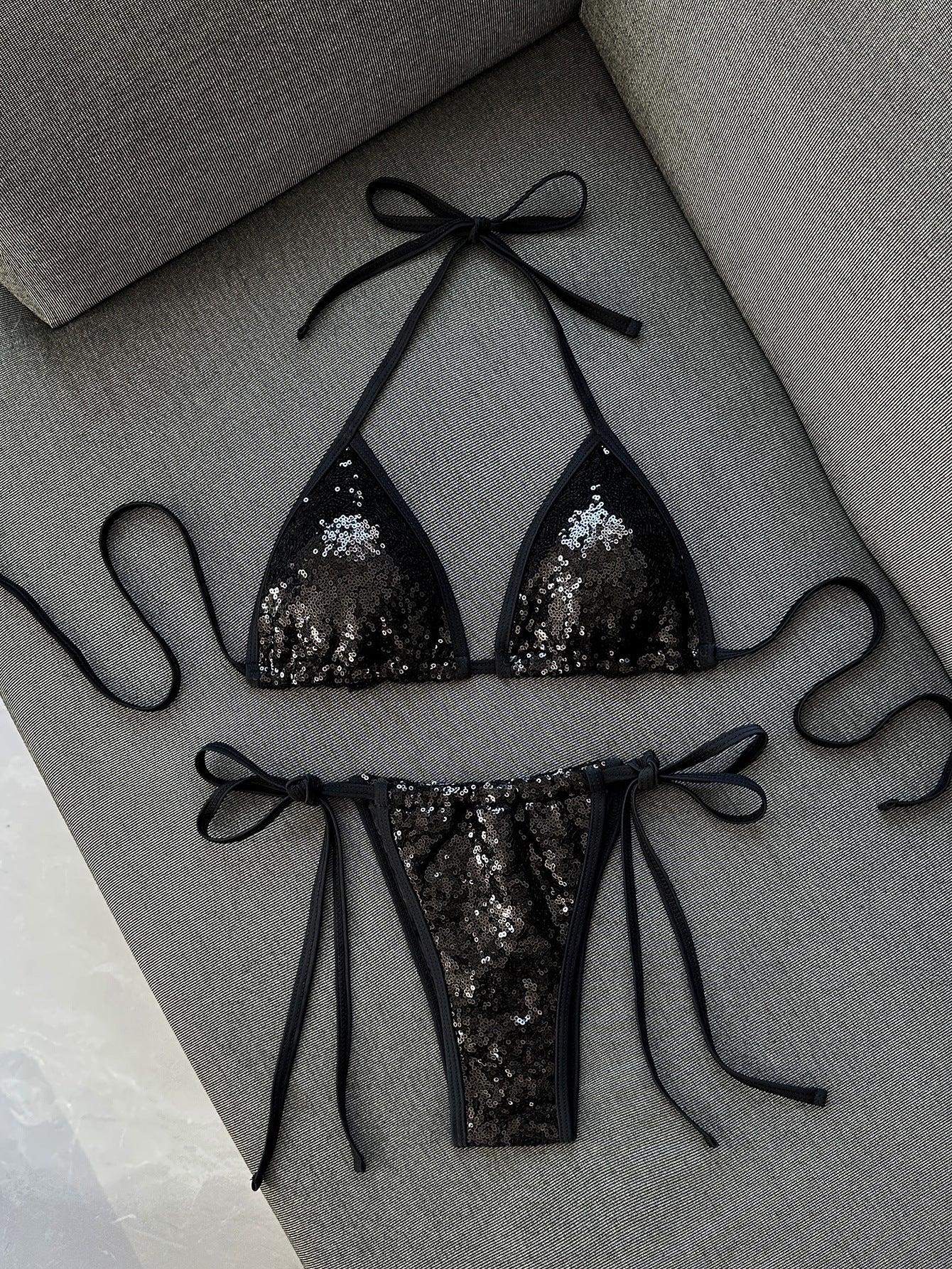 Blue sequined bikini women's triangular cup hanging neck strap sexy swimsuit set