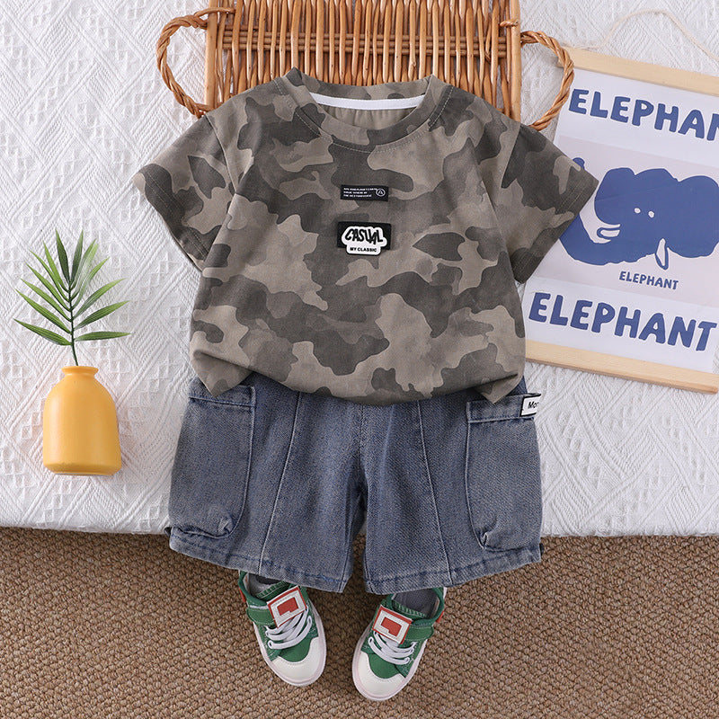 Camouflage short sleeved top and shorts set