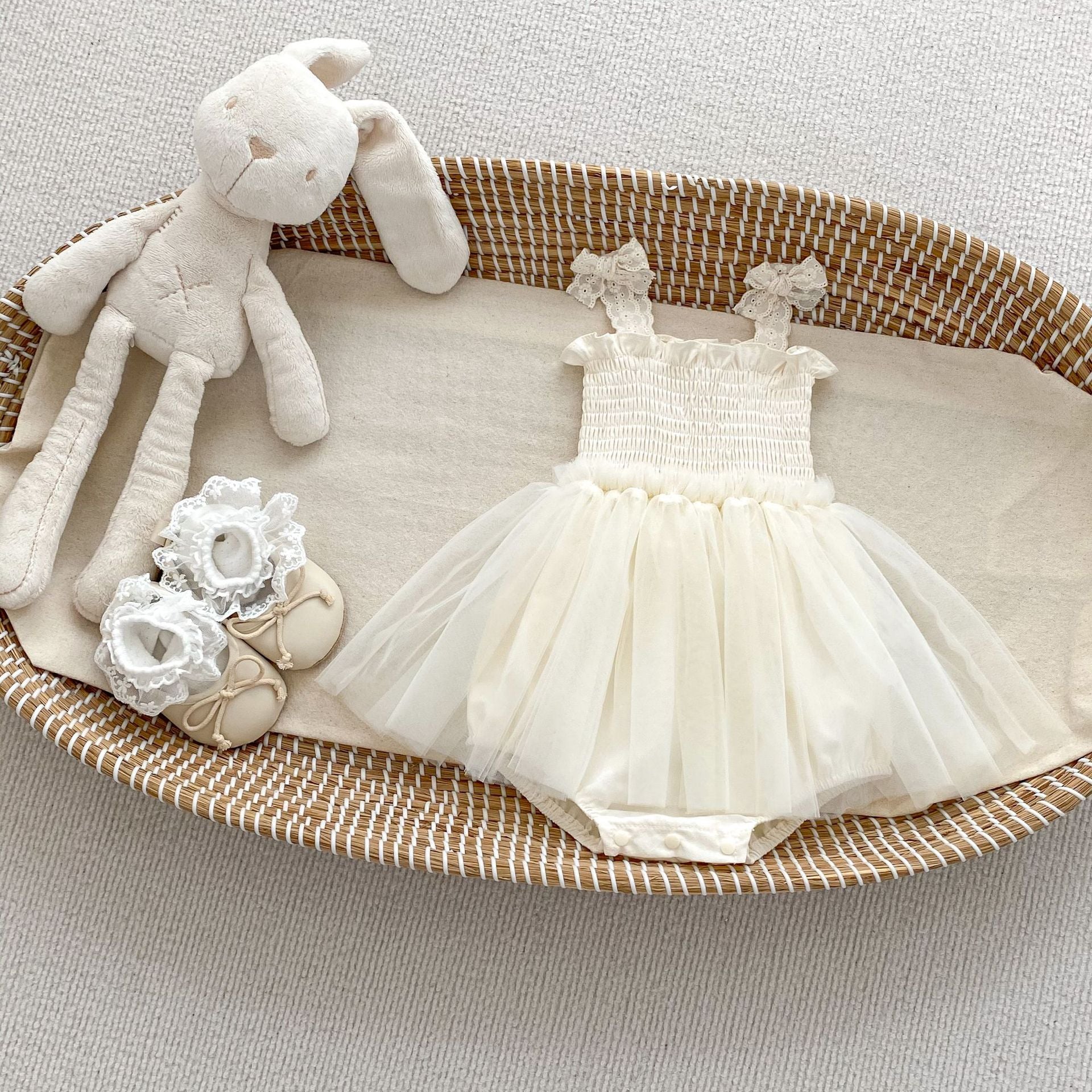 Cute Baby Girl Summer New Butterfly Bow Strap Bodysuit Infant 100-Day Celebration First Birthday Princess Tulle Dress Romper