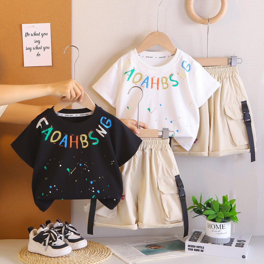 Round neck short sleeved top, pocket shorts set