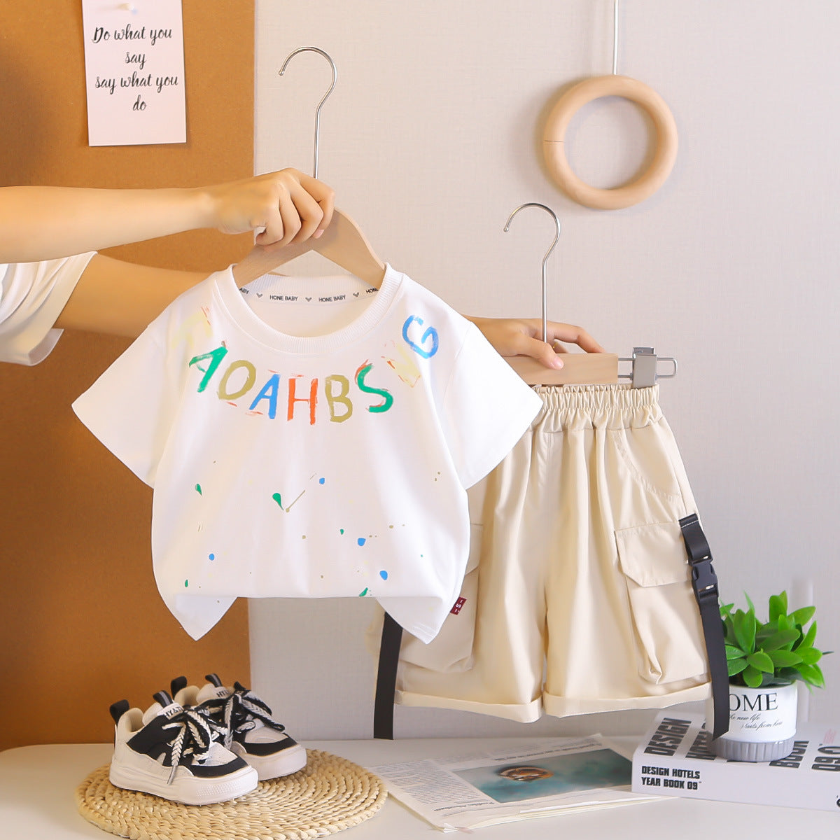 Round neck short sleeved top, pocket shorts set