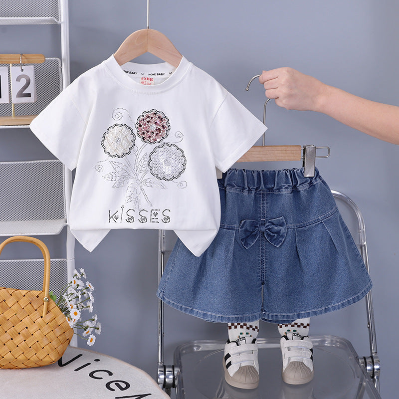 Short sleeved bead three flower top and shorts set