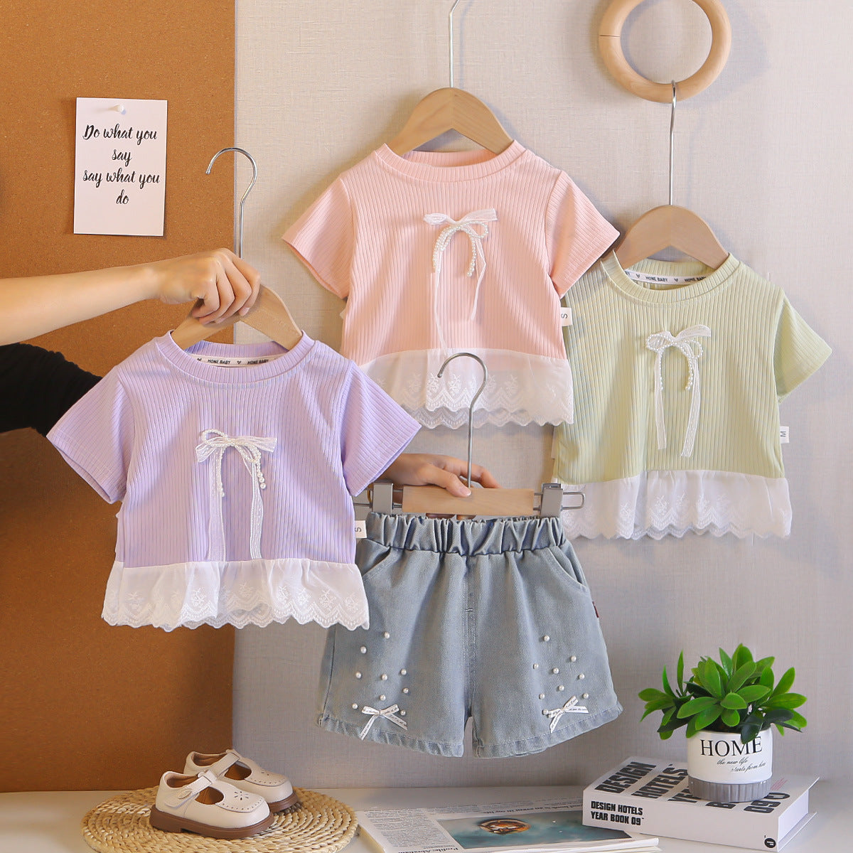 Round neck lace short sleeved bow top shorts set