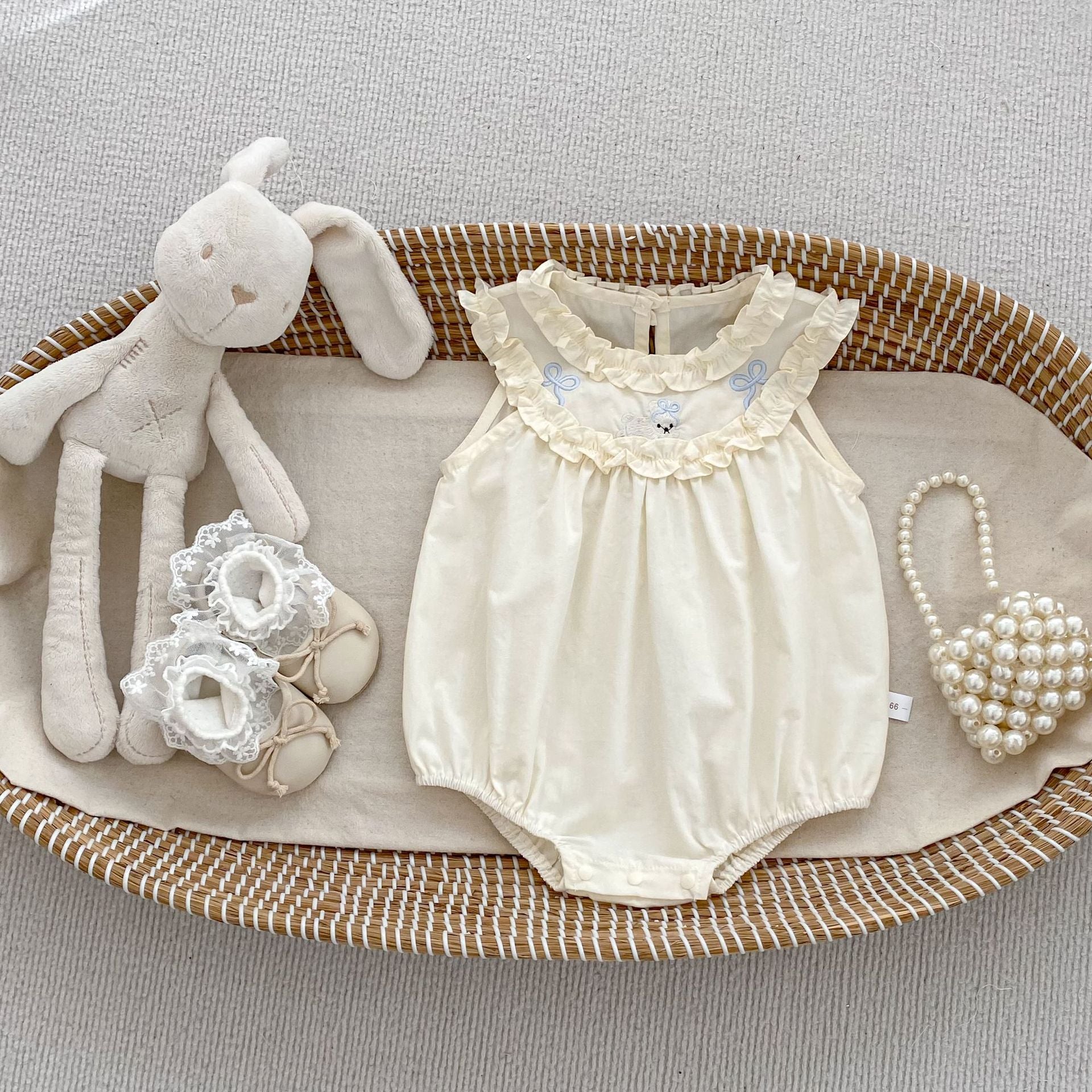 Sleeveless Newborn Romper Lightweight Baby Lace Onesie Girl Bunny Embroidery Crawling Suit